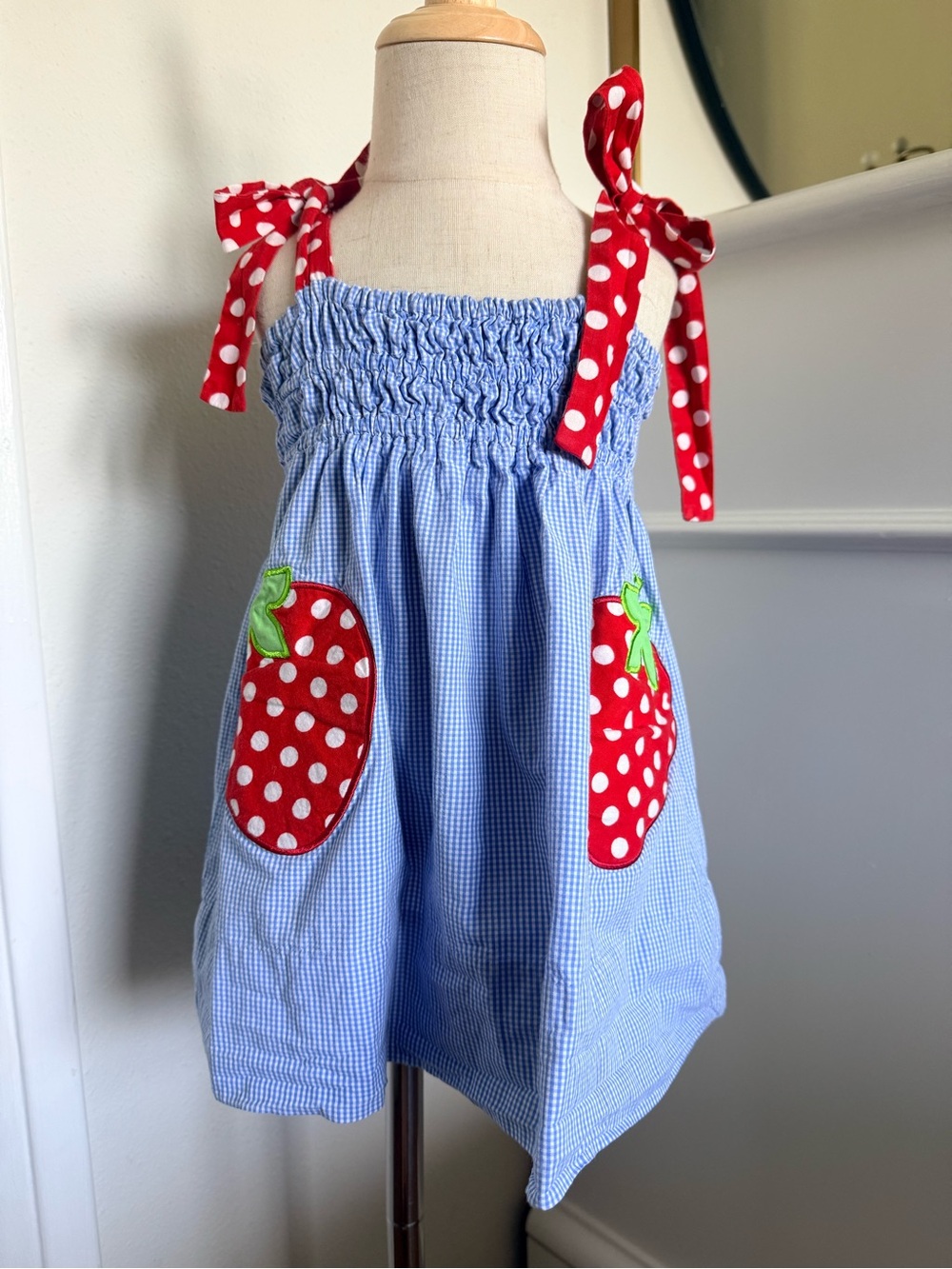 Smock Monkey Girls Size 5 Strawberry Appliqué Seersucker Swing Top